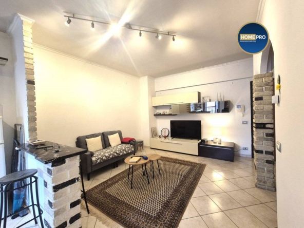 Bilocale in edilizia libera con balcone abitabile, Romanina